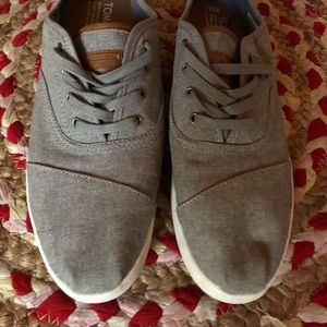 Woman’s canvas lace up TOMS
